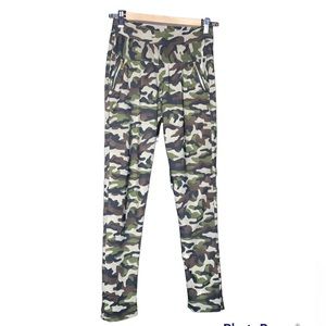 5/25$ ✨ Camo legging